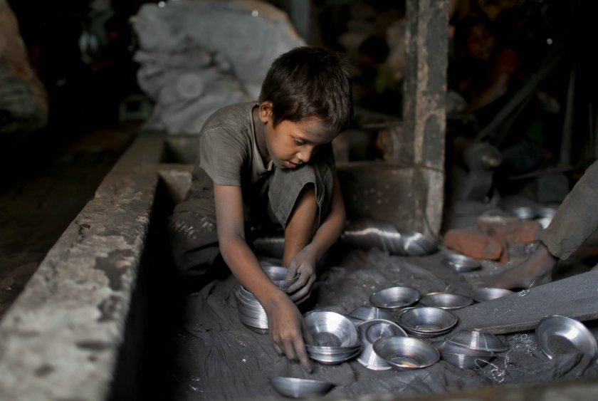 Повече от 160 милиона деца в света са ангажирани с детски труд се