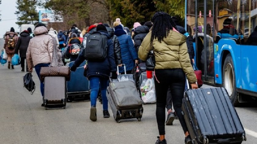 Украинските бежанци, пристигнали у нас, са 279 976 души, като