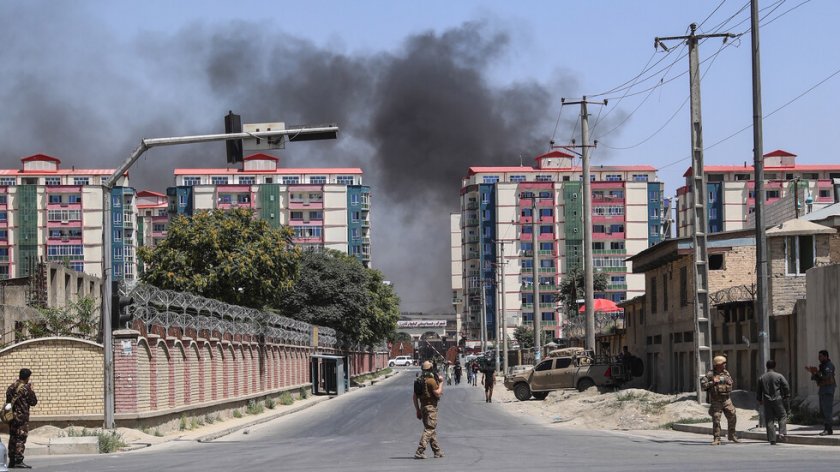 Поредица от експлозии проехтяха вчера в Афганистан, предаде Асошиейтед прес,