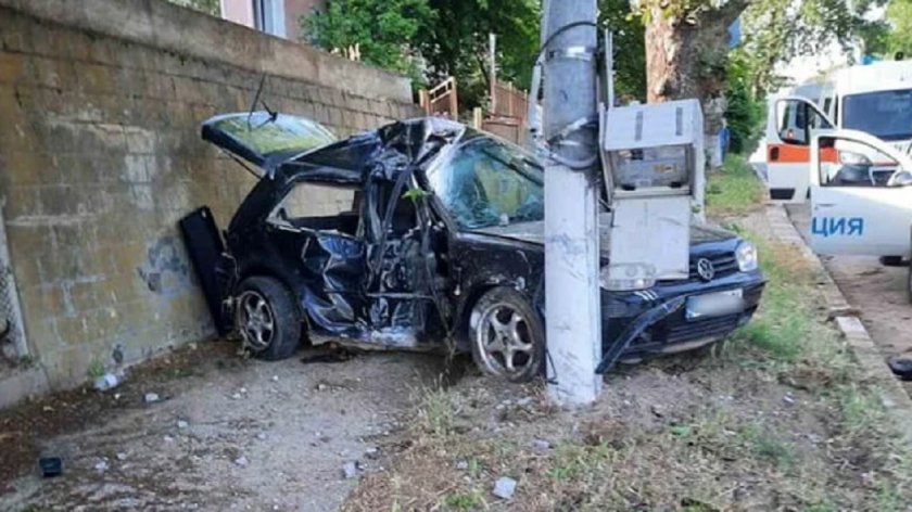Бременно момиче загина при тежка катастрофа във Врачанско. При пътния