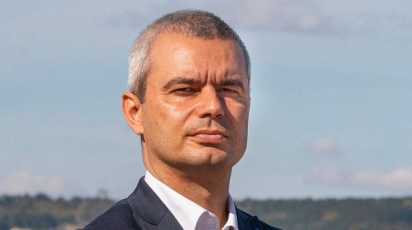 Според лидера на партия „Възраждане” Костадин Костадинов въвеждането на еврото