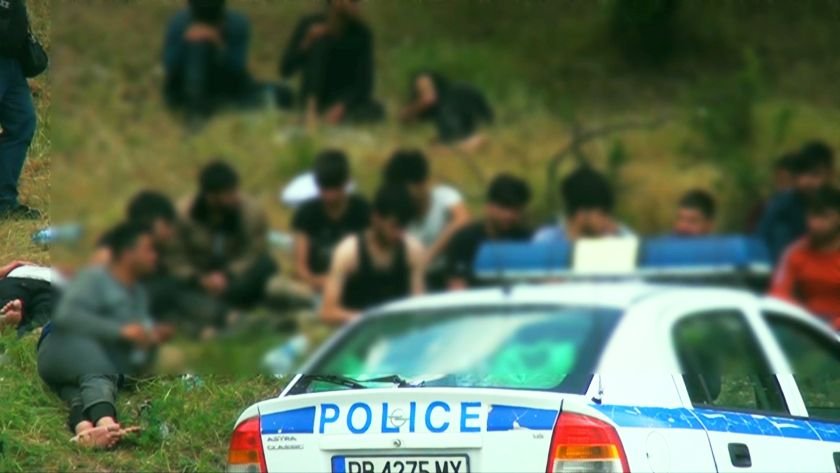 Полицията в Карлово задържа 31-ма мигранти на изхода на Карлово