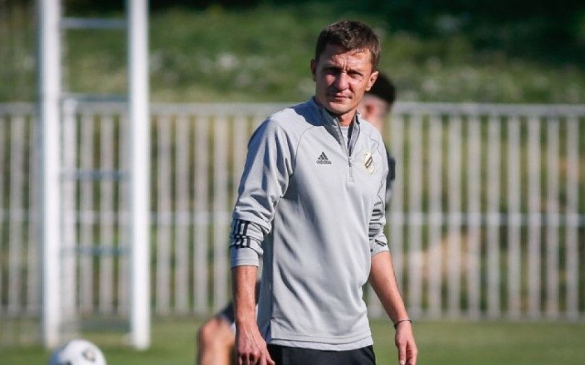 Сърбинът Саша Илич избра да продължи треньорската си кариера в ЦСКА,