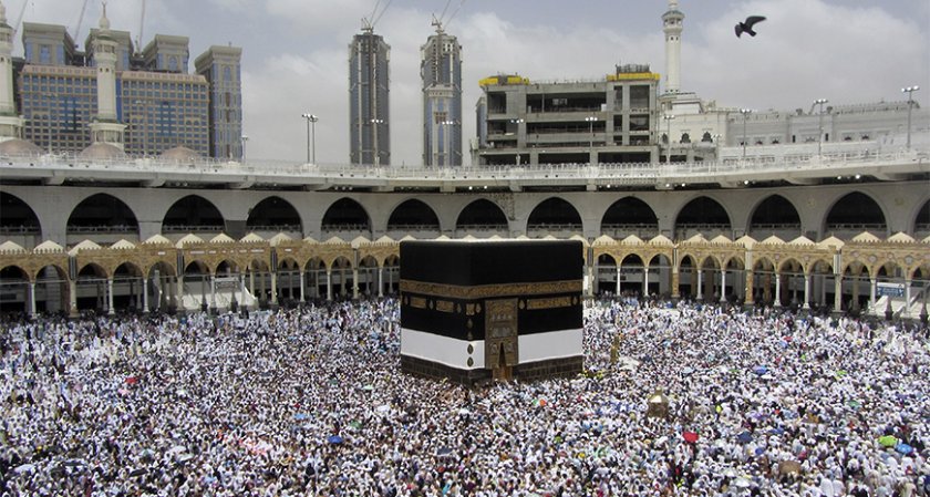 Над два милиона мюсюлмани се стичат към Мека