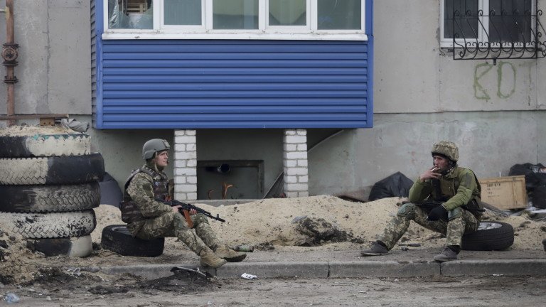 Продължават ожесточените сражения в украинския град Северодонецк. Украинската армия не