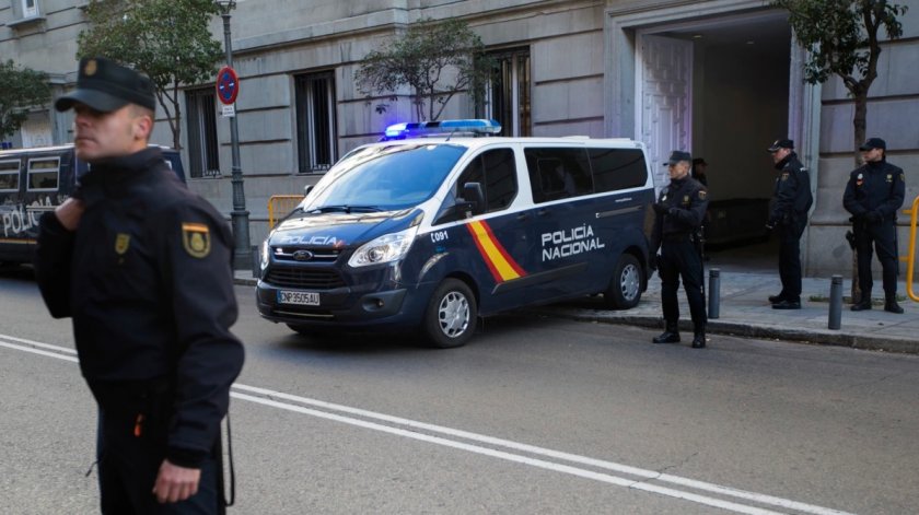 Арестуваха българин, продавал дрога до училище в Испания