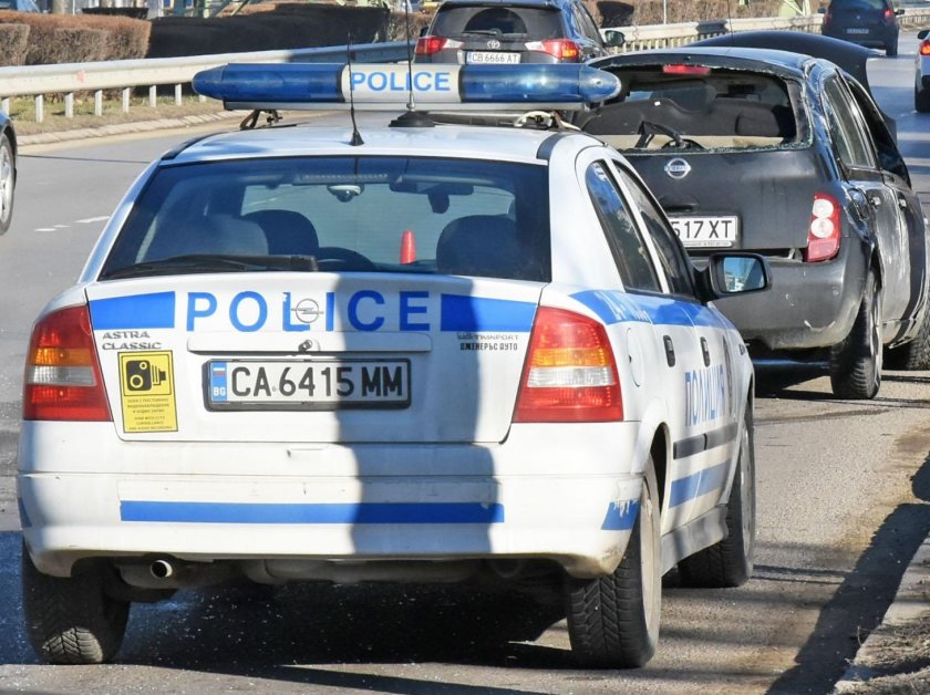 Граничен полицай удари кола на посолството на САЩ на "Тракия"
