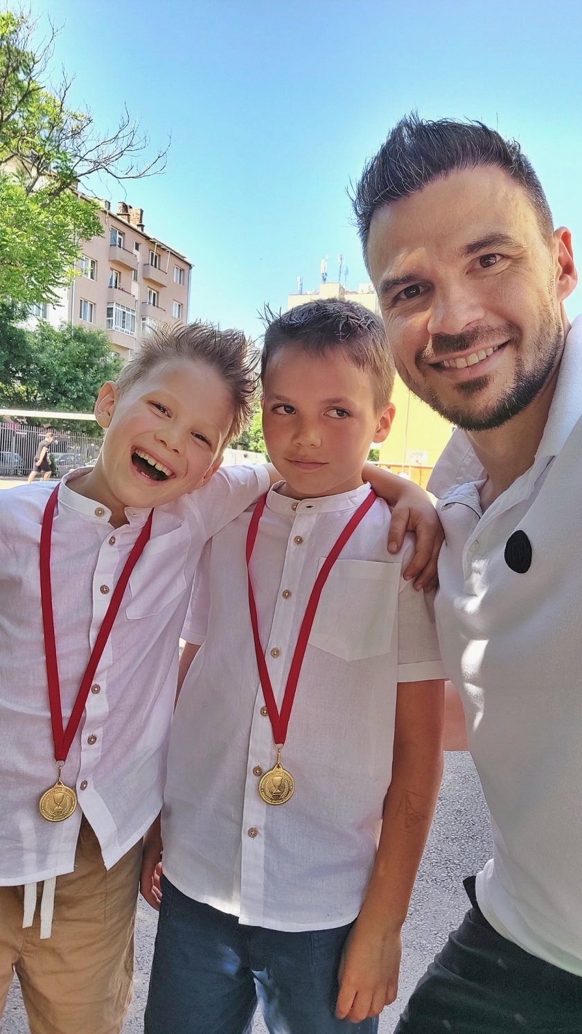 Актьорът Ивайло Захариев се похвали със синовете си, които са