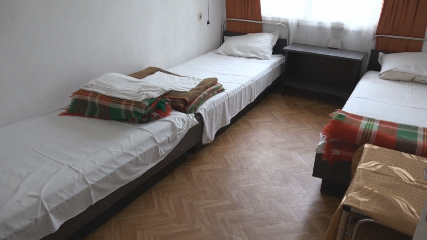 Украинци напуснаха държавна база във Велико Търново - условията били ужасяващи