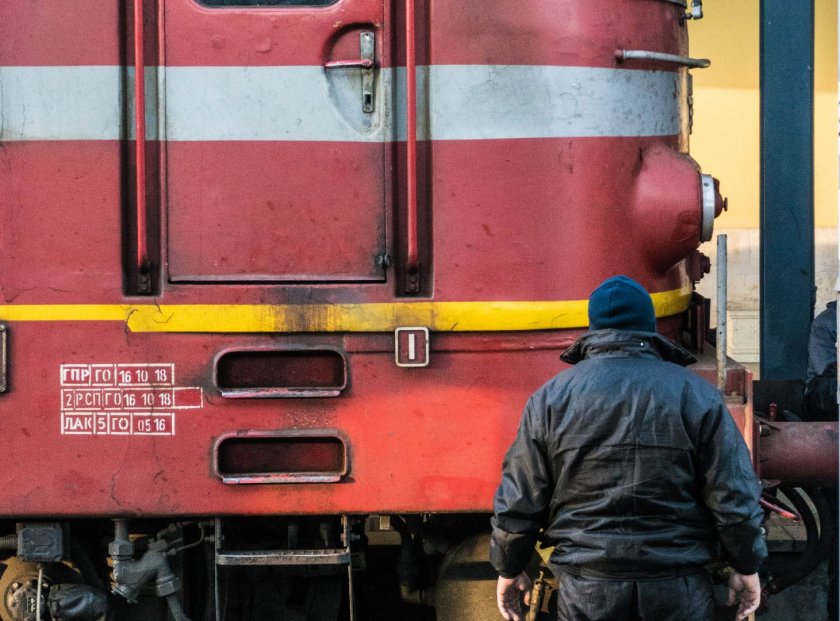 Загиналите в зверската катастрофа двама машинисти са направили всичко за