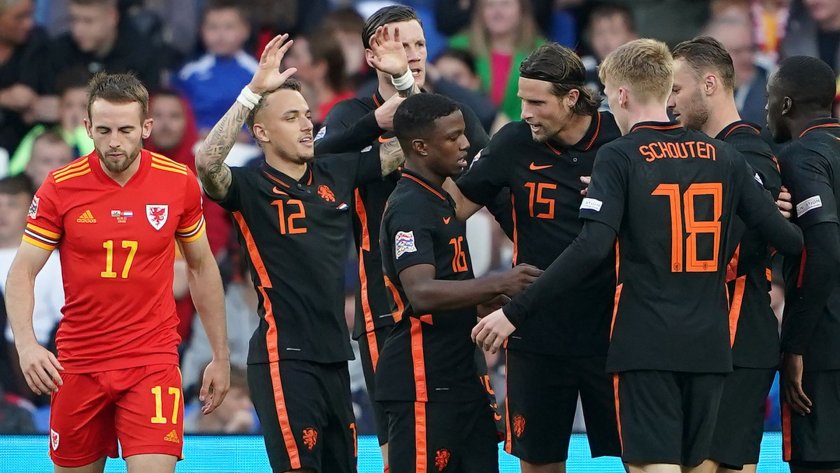 Нидерландия спечели трудно, но сладко гостуването си на Уелс от