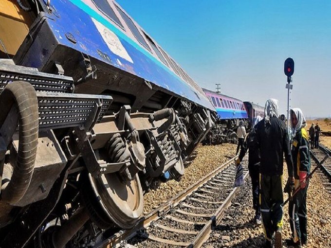 Пътнически влак частично дерайлира днес в източната част на Иран,