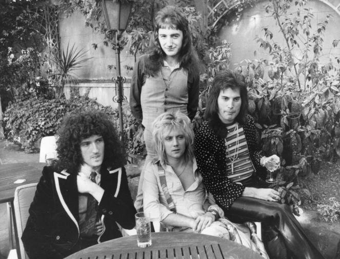 Неиздавана досега песен на рок групата Queen, изпята в края