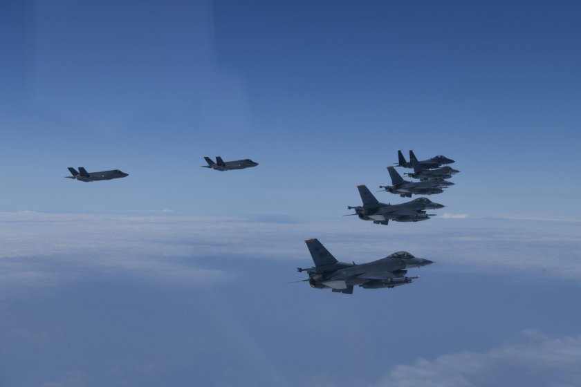 Япония и САЩ извършиха съвместно въздушно патрулиране в Азиатско-Тихоокеанския регион