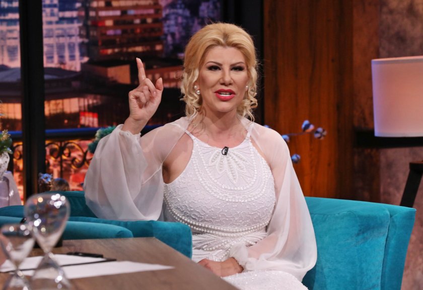 Нелина, която стана студентка на 51 години, се хвърли с