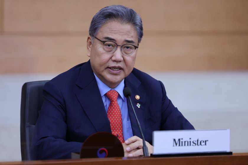 Външният министър на Южна Корея Парк Джин заяви, че Северна
