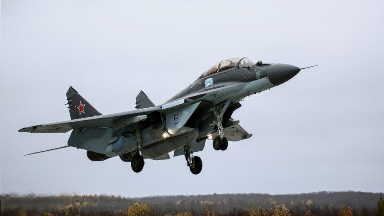Дежурната двойка изтребители МиГ-29, която осъществява мисията на НАТО Еър