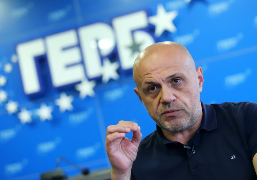 ГЕРБ дава кабинета на Кирил Петков на вот на недоверие.