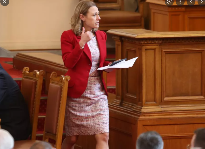 Ива Митева отказва да бъде номинирана за председател на парламента,