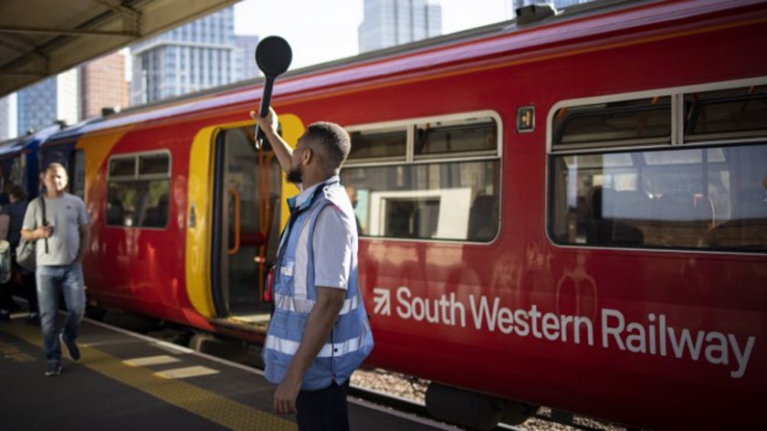 Най-мащабната железопътна стачка от 30 години насам започна във Великобритания,