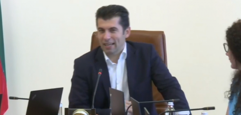 Премиерът Кирил Петков обвини депутатите от ГЕРБ, ДПС, ИТН и