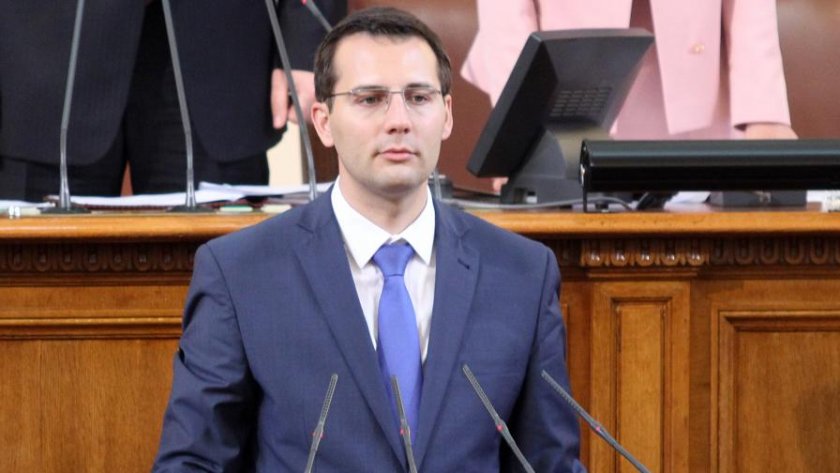 ДПС скочи: Петков саботира решението за Македония 
