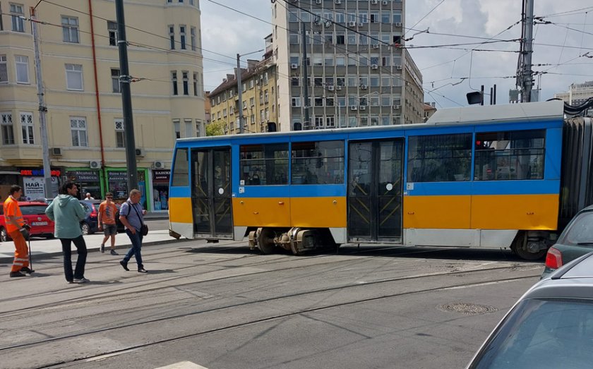 Трамвай дерайлира в град София днес по обяд. Инцидентът се