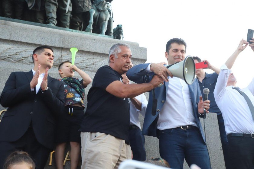 Ново напрежение зрее в управляващата коалиция, след като Корнелия Нинова