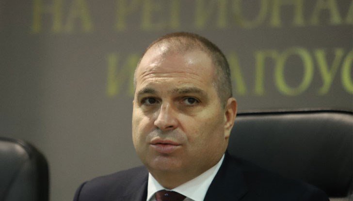 Премиерът Кирил Петков не е искал разплащането на 3,9 милиарда