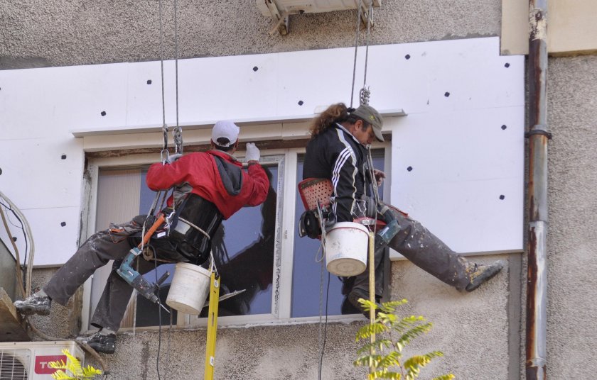Консорциум „Строй ремонт”, регистриран в Пловдив на ул. „Марин Дринов”,