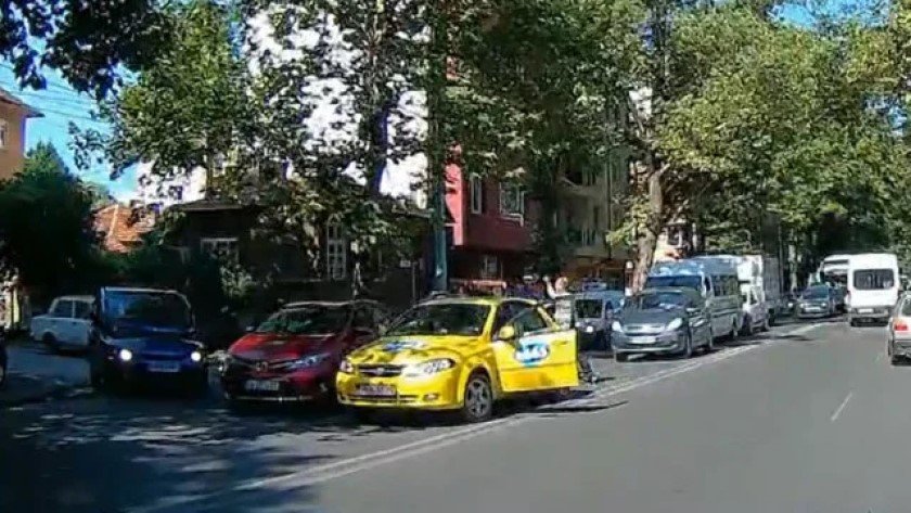 Таксиджия и шофьор си спретнаха боксов мач насред бул. Христо