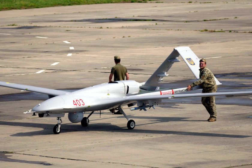Турска компания подари 3 дрона "Байрактар" на Украйна