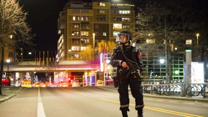Двама убити в гей бар в центъра на Осло