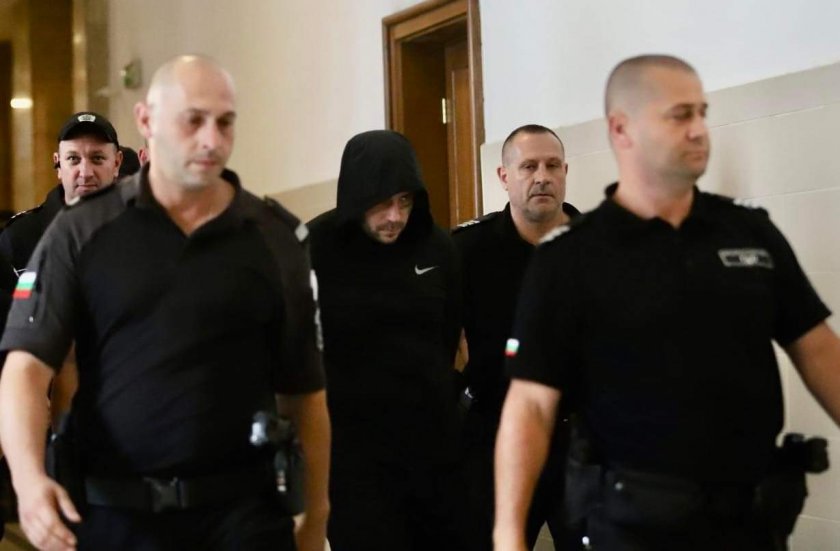 СЪДЪТ РЕШИ: Шофьорът-убиец Семержиев остава в ареста (СНИМКИ)