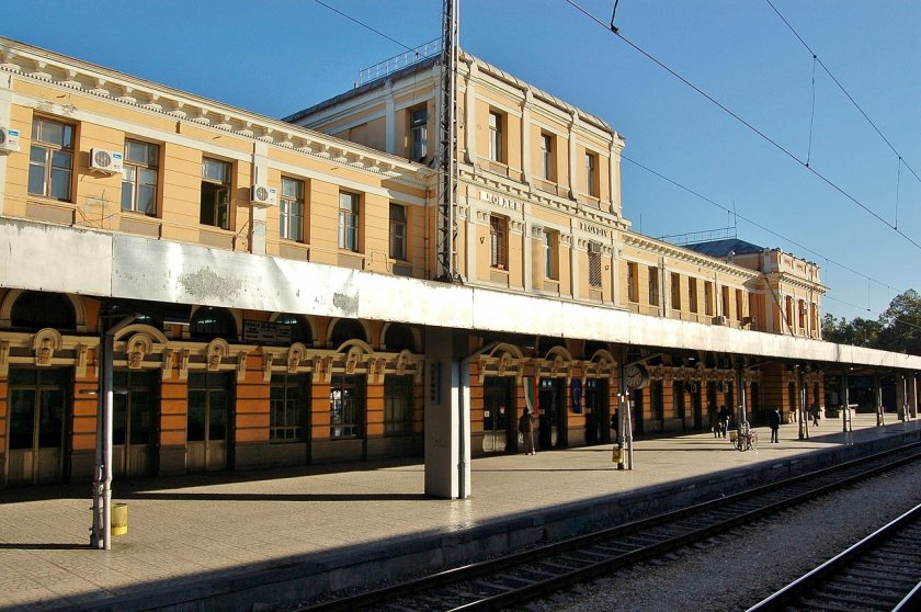 Кабинетът спря концесията на жп гара „Пловдив“