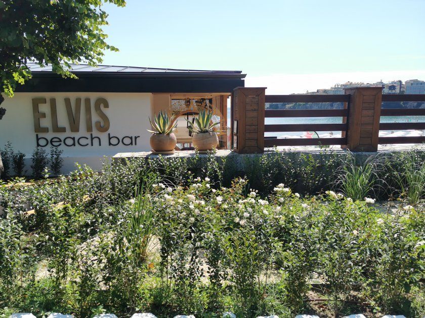 Едно от най-оборотните заведения в Созопол - Елвис, което се