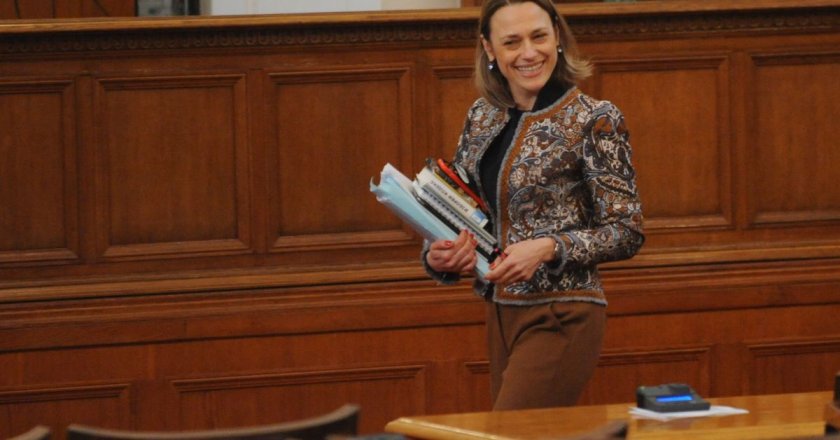 Зам.-председателката на Народното събрание от Има такъв народ Ива Митева