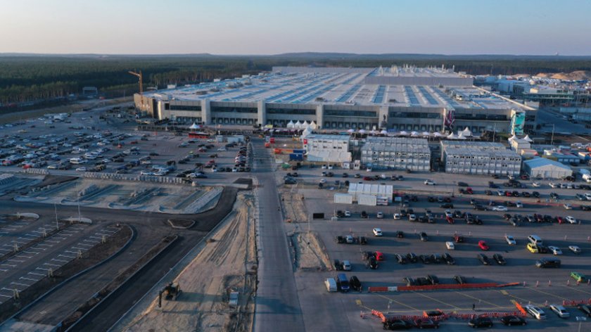 Илон Мъск нарече завода на &bdquo;Тесла&ldquo; (Tesla) край Берлин &bdquo;гигафабрика&ldquo;