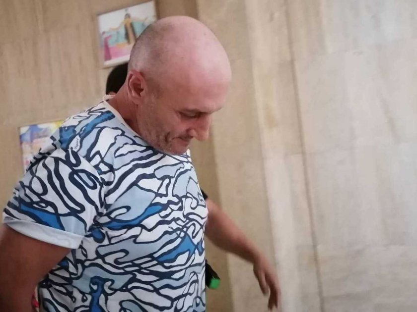 Каналджията Венцислав си изпусна нервите в съда: Долни к*рви, изроди сте!