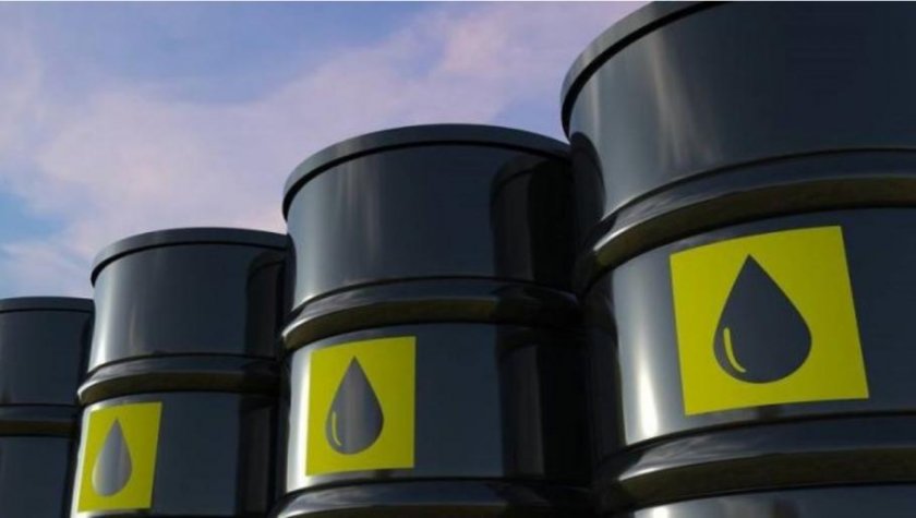 Петролът поевтиня с над 2%, настанявайки се по-трайно в нивата