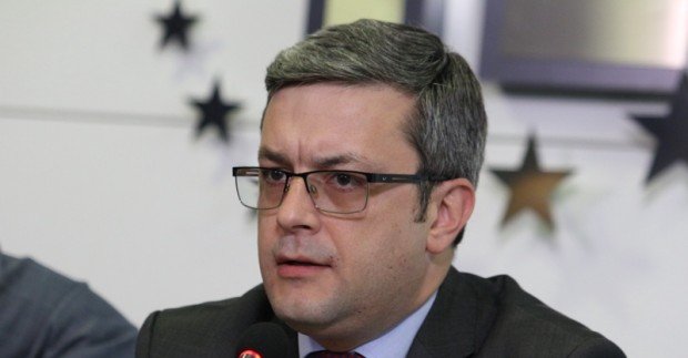 Биков: ПП не искат кабинет, това са театри