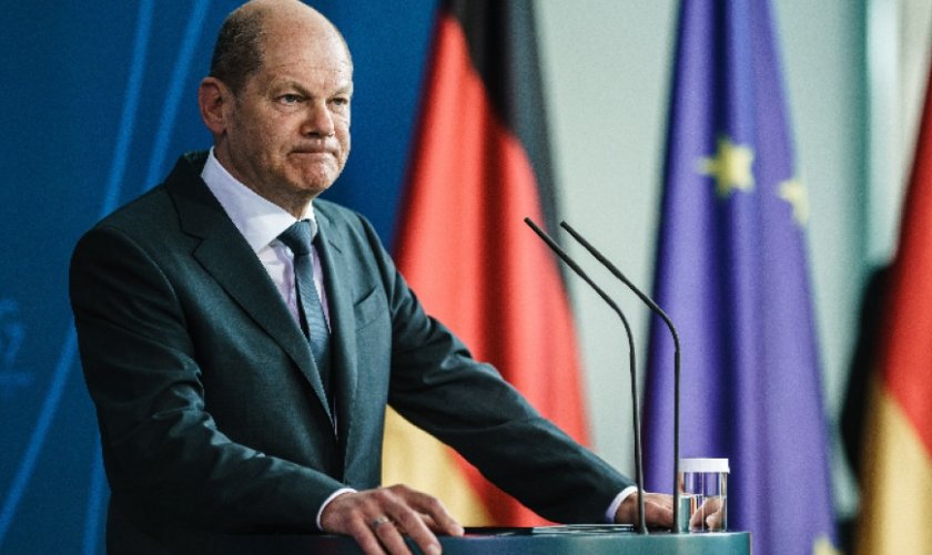 Германският канцлер Олаф Шолц обяви в петък, че федералното правителство