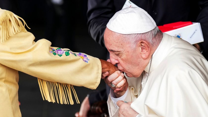 Папа Франциск започна историческо посещение в Канада в неделя, за