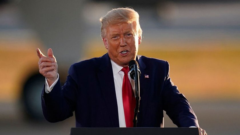 Доналд Тръмп е обвинен, че е погребал първата си съпруга