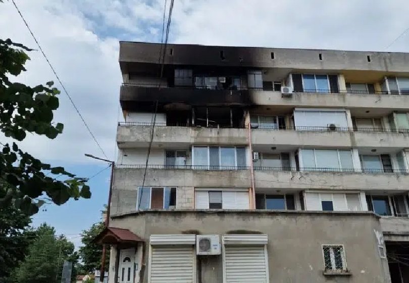 Две жени са пострадали при пожара в Гълъбово, 2-годишно е било евакуирано