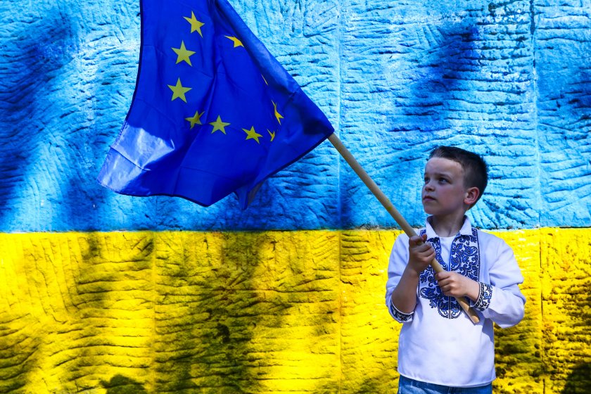 ЕК изплати 500 млн. евро помощ на Украйна
