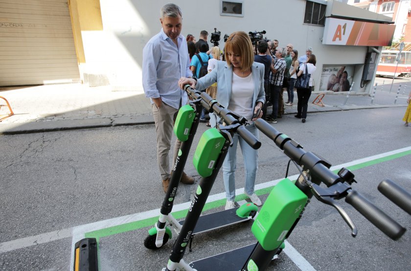 София пусна електрически скутери под наем