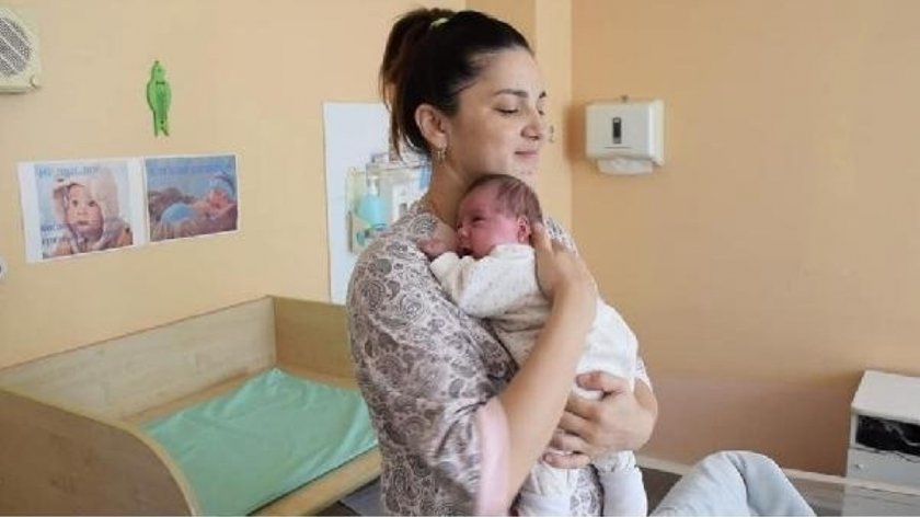 Феномен: Жена роди 2 деца с 2 месеца разлика
