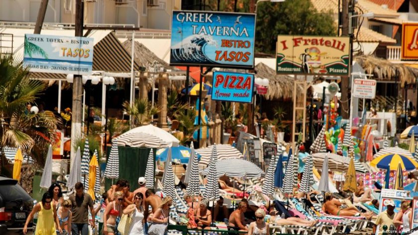 3,5 милиона туристи са пристигнали през юни в Гърция и