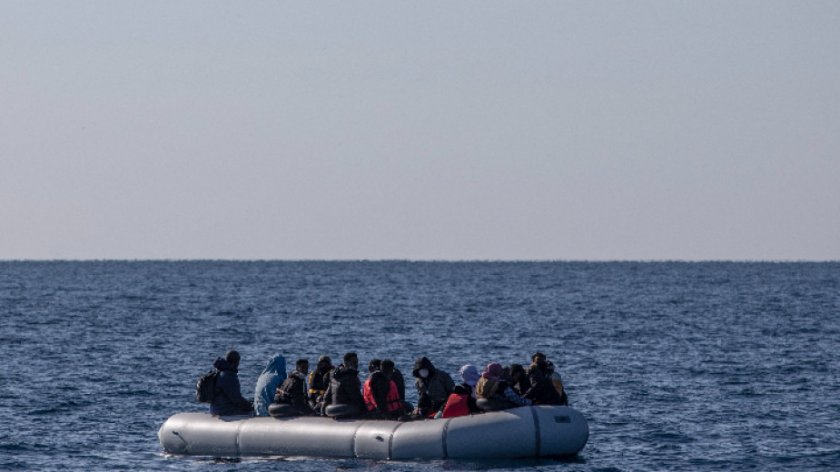 Гръцката брегова охрана съобщи че са били спасени 122 мигранти